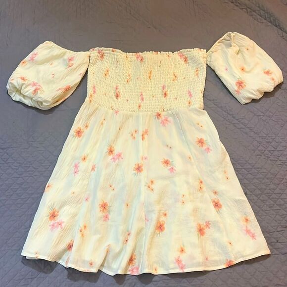 Forever 21 Spring Floral Statement Sleeve Flowy Top - Picture 4 of 13